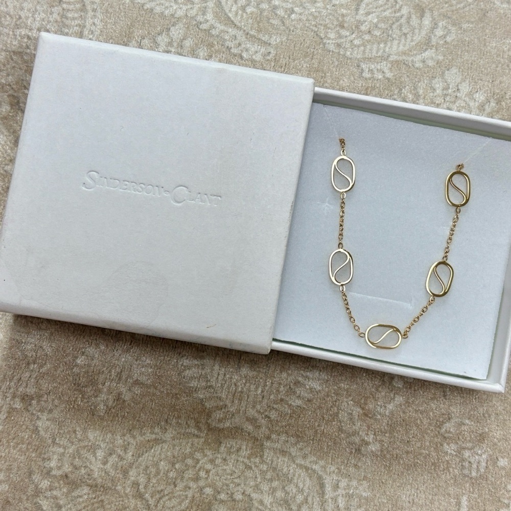 Brand New Gold Tone Adjustable Length Bracelet Infinity Round S Wave Gift Box